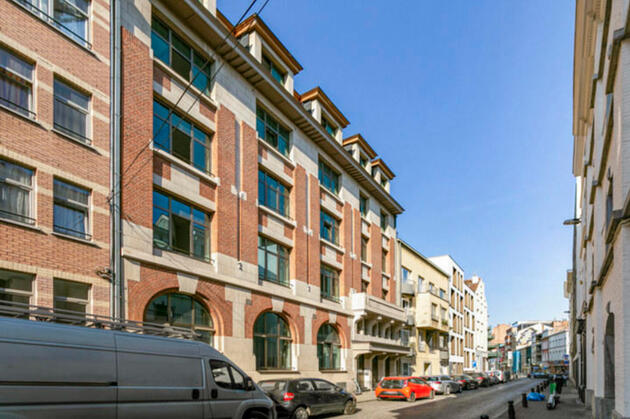 Building façade